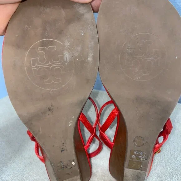 Tory Burch Red Leather T-Strap Wedge Sandals Gold Logo Medallion Women’s - Picture 5 of 7